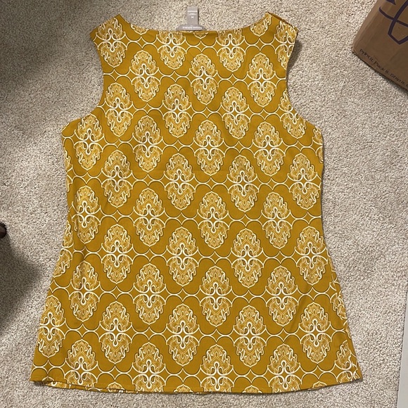 Sleeveless Banana Republic blouse - Picture 3 of 4